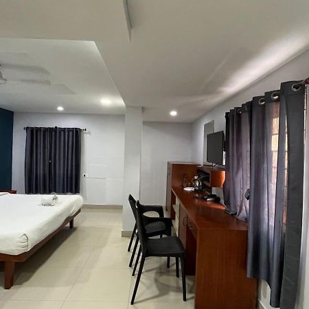 The Reach Hotel Kochi Kültér fotó